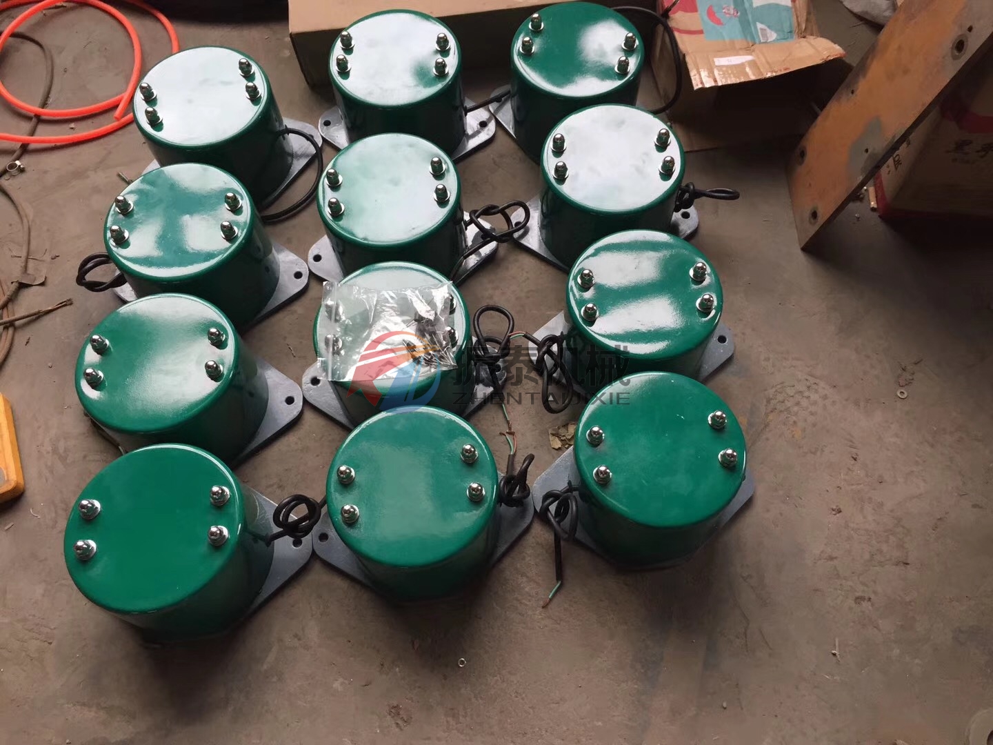CZ100电磁震动器