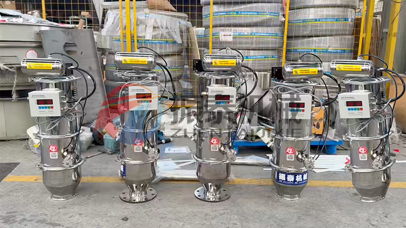 QVC-2气动真空上料机生产已完成，发往江苏镇江，请何经理注意查收！